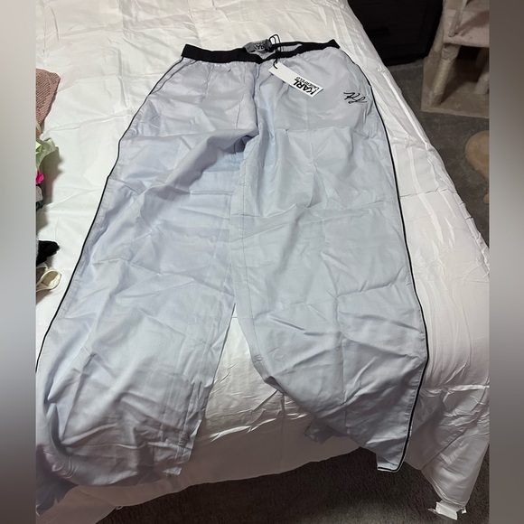 Karl Lagerfeld logo-embroidered pajama trousers - Picture 2 of 3